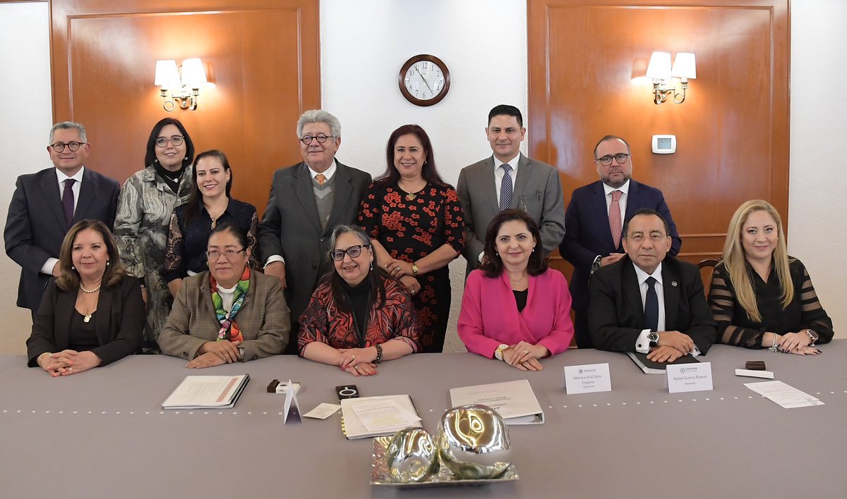 SCJN's tweet photo. La ministra Norma Lucía Piña Hernández, presidenta de #LaCorte y del #CJF, tomó protesta a cuatro nuevas representantes del Comité Directivo de la #AMIJ https://t.co/rx8u62cWTq https://t.co/ybSFcdm4Ni