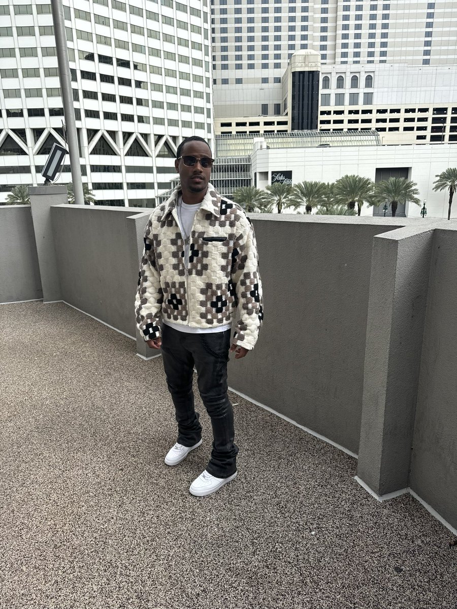 ReggieGwallass's tweet photo. This is not a fire drill nigga this the REAL thing 💸🧹✅ ..
#LongLiveJumane #GOM #MardiGras2024 https://t.co/Xz0dbrckbs