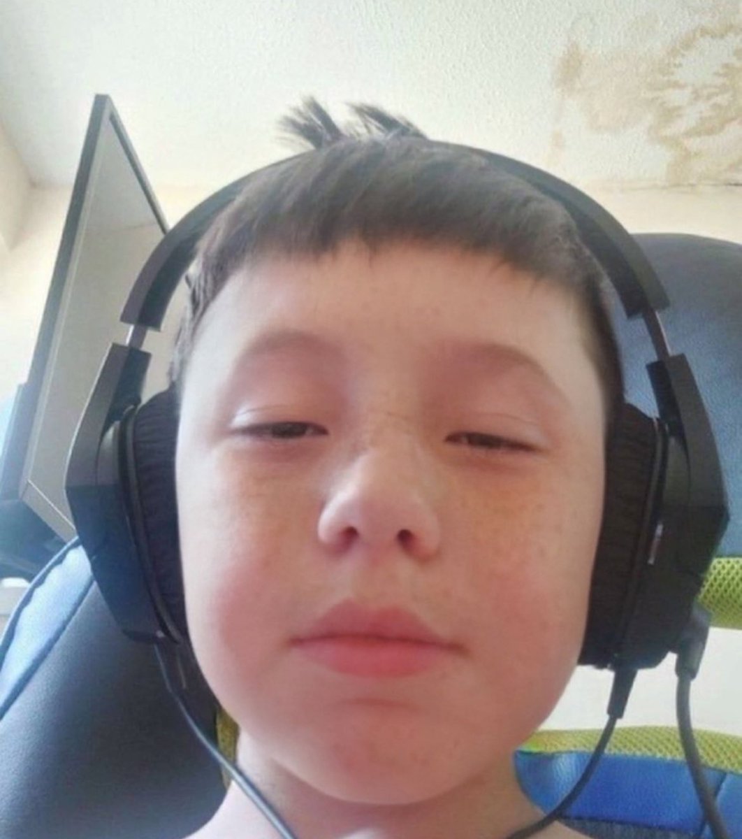 blackorch1nese's tweet photo. here’s what he would look like if he was black or chinese https://t.co/AZqNIhMcSG