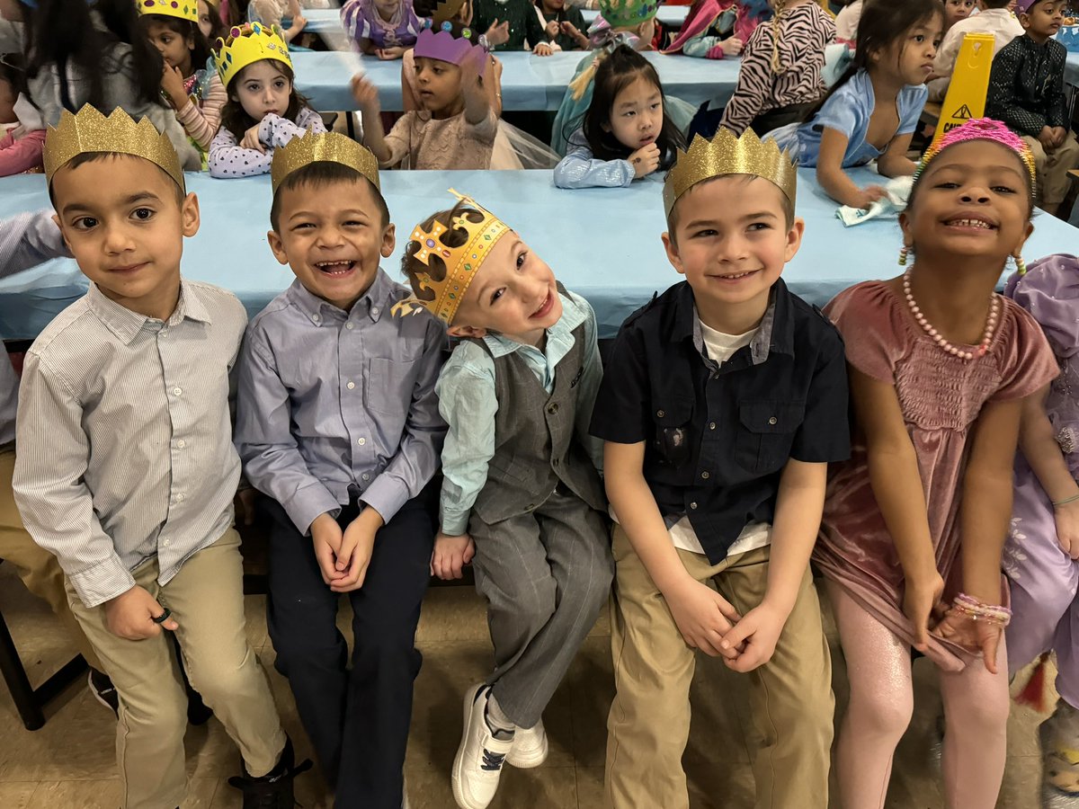 meadowbrookem's tweet photo. Kindergarten celebrated the end of our Kings &amp; Queens unit with a Royal Ball! The students were very excited when Cinderella surprised them with a special visit! She taught them to waltz, curtsy, and bow! 👑 @emeadowschools @ms_brandwin @mrsmuellerem @mrsnich0ls @frank_lukasik https://t.co/yVjPtvZHtK