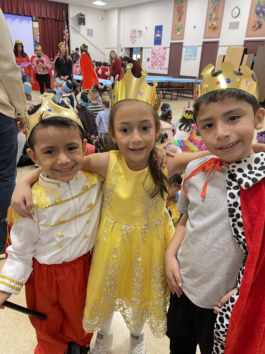 meadowbrookem's tweet photo. Kindergarten celebrated the end of our Kings &amp; Queens unit with a Royal Ball! The students were very excited when Cinderella surprised them with a special visit! She taught them to waltz, curtsy, and bow! 👑 @emeadowschools @ms_brandwin @mrsmuellerem @mrsnich0ls @frank_lukasik https://t.co/yVjPtvZHtK