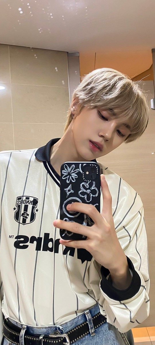 mukuyasito's tweet photo. 𓈒 ୭ৎ #minijeu au 𝅄 ۪ ݁ 𓈒
Donde Sēongmin se siente atraído por el nuevo repartidor y hace hasta lo imposible para poder conseguir su número
o
Donde Minhēe quiere trabajar tranquilo y cierto cliente no lo deja en paz
#kpoptwt #stantwt #luvity https://t.co/1sg29tYfLW