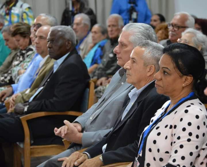 UJCdeCuba's tweet photo. Con la presencia del 1er Sec del Comité Central del Partido Comunista de #Cuba y Pdte de la República Miguel Díaz-Canel Bermúdez, se desarrolló la inauguración de la 32 Feria Internacional Libro en 🇨🇺 con la participación de delegaciones de más de 45 países.
 #EstaEsLaRevolución https://t.co/HfkzlXLsIF
