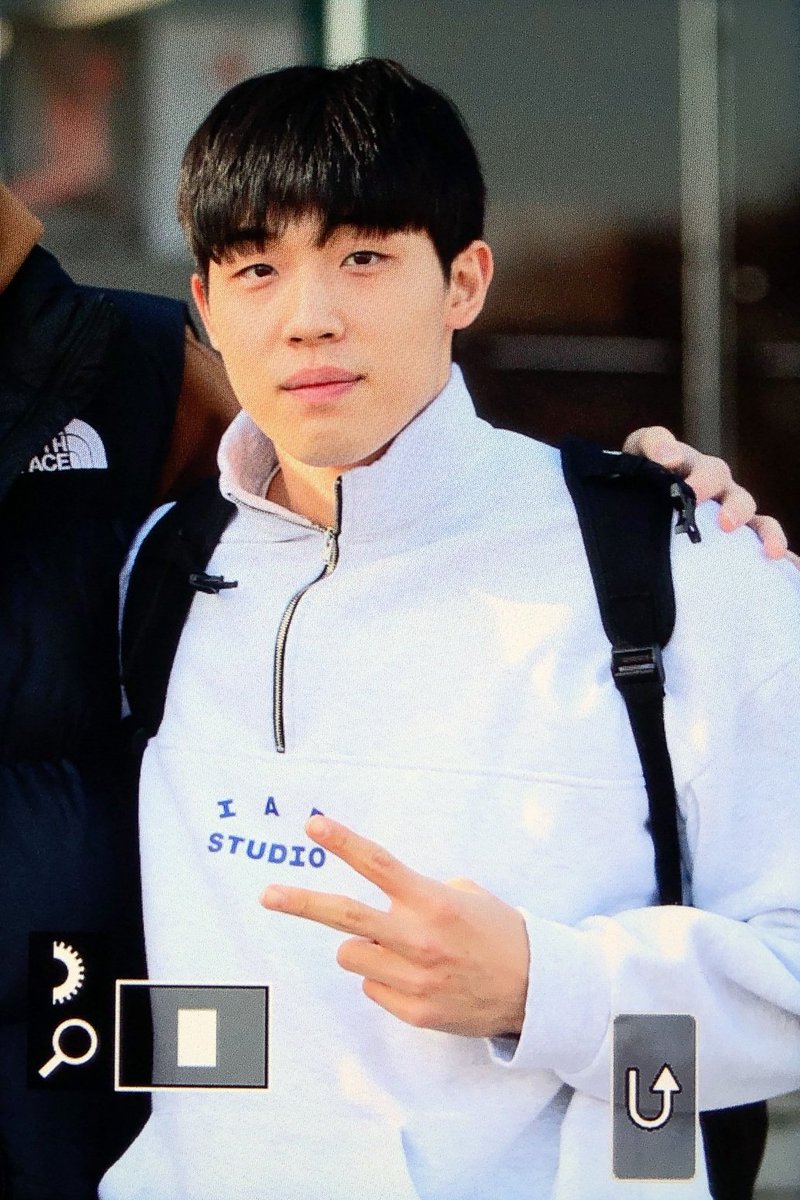 첫 국대소집✨️
혼자 체대생같앜ㅋㅋㅋㅋ 아래위 풀착장...
#SK나이츠 #오재현