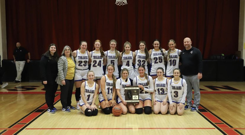 MFHSGBALL's tweet photo. REGIONAL CHAMPS!!!!! 52-41 over Sullivan….Led by @averybraden00  22pts  @kallikahler24  Hustle Award 8
Very proud on how we stepped up as a team tonight! https://t.co/uQLqwwn7EZ