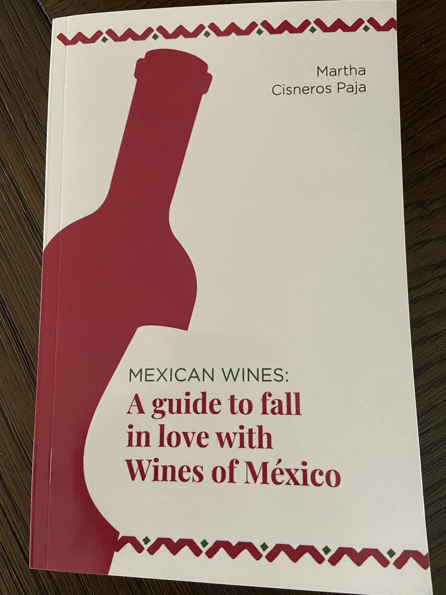 Goodnight #pinksociety wine friends! And a big cheers and gracias to @winedivaa & her book inspiring us to all seek out & try Mexican wines! 🍷🍇🙂💫📚