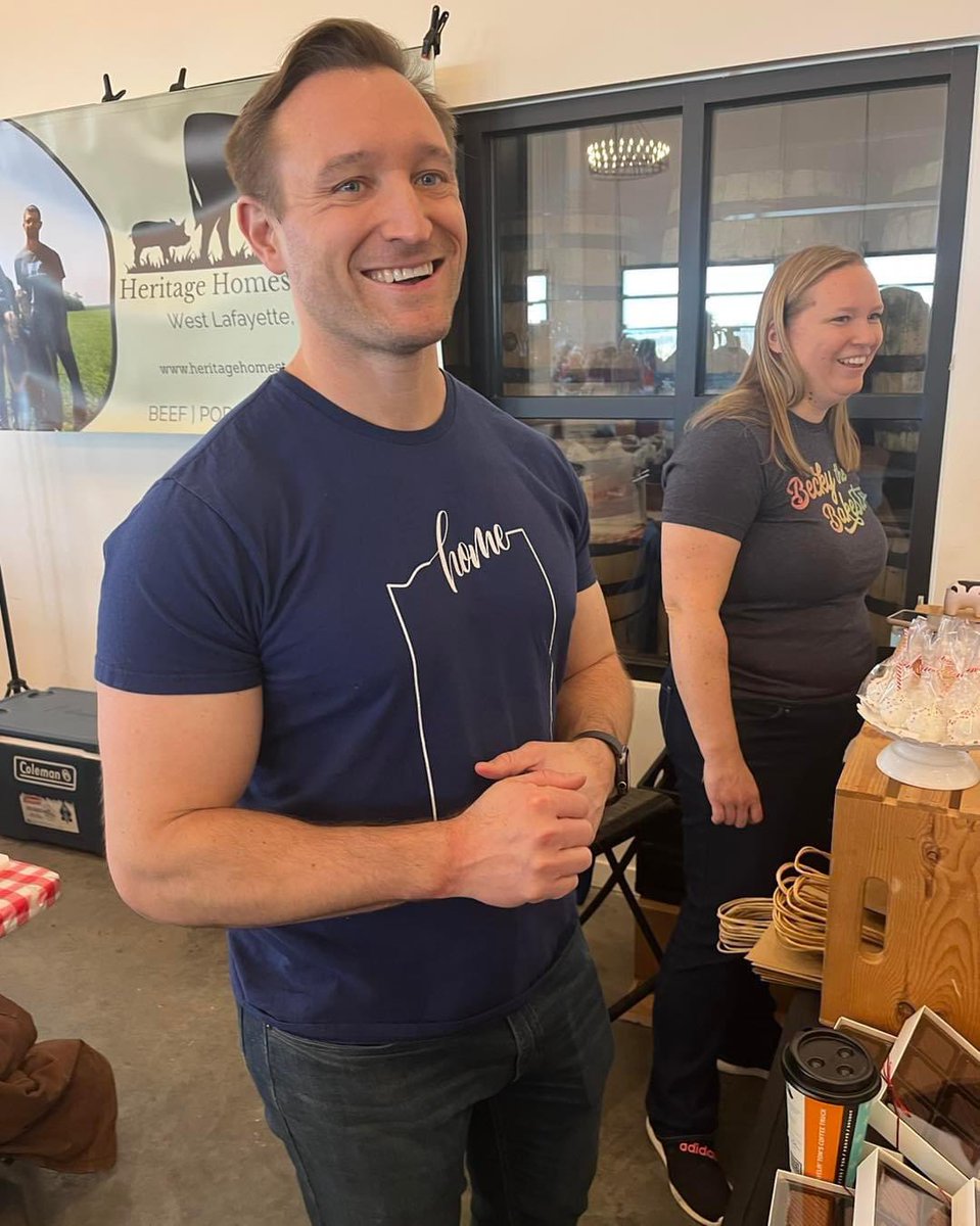 lowryforindiana's tweet image. I was thankful to help my friend Becky the Bakester  at the Westfield Farmers Market this weekend. She is one of many amazing small business owners in our district that I am proud to be able to support. Don’t forget to shop small where you can! 

#ShopSmall #shopsmallshoplocal