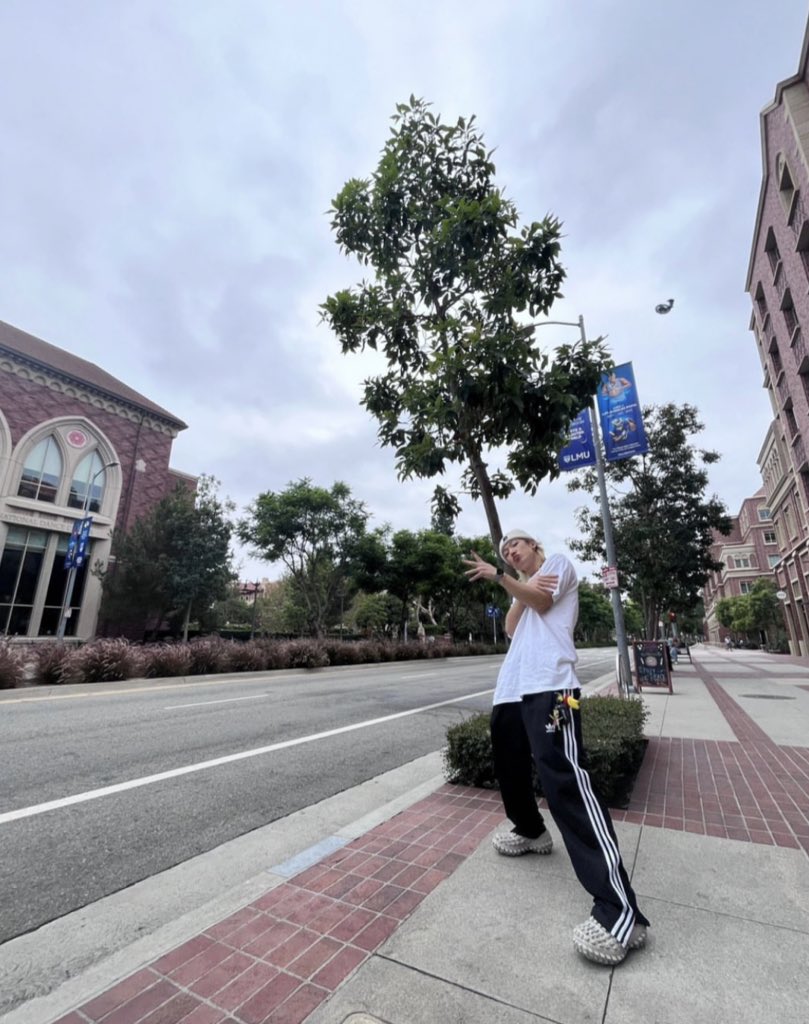 BOBBY ig update!🫶🏻

“#.travelphoto”