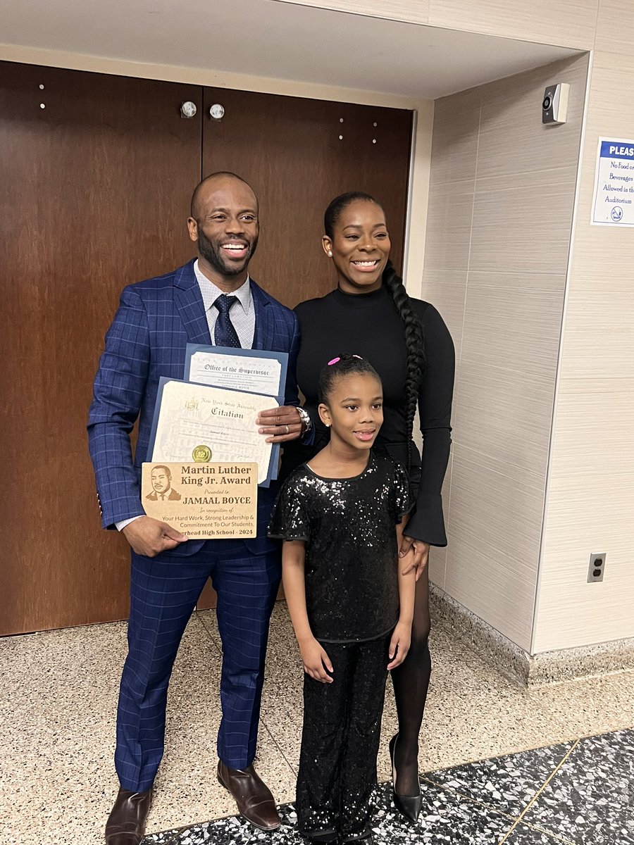 EmilyDSanz's tweet photo. Proud to celebrate RCSD's 15th annual Black History Month event! Huge thanks to our incredible community organizations, dedicated parents, and DEI Committee for making tonight unforgettable. #riverheadrising🌊 @RiverheadCSD @LoriKoernerRCSD @PrincipalGalati https://t.co/Ttlx3vf7mu