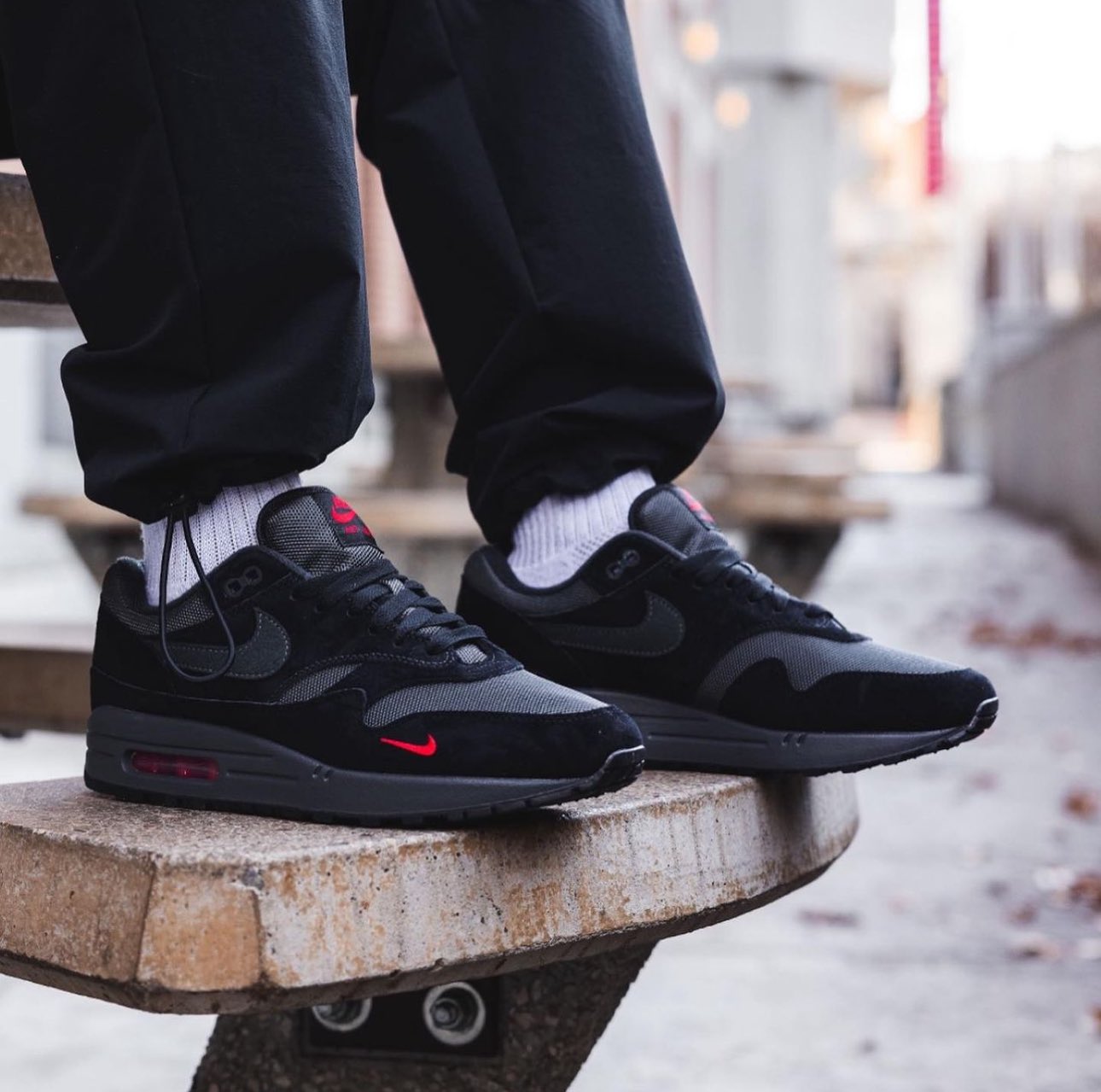 Nike air max cheap 1 patch pack black