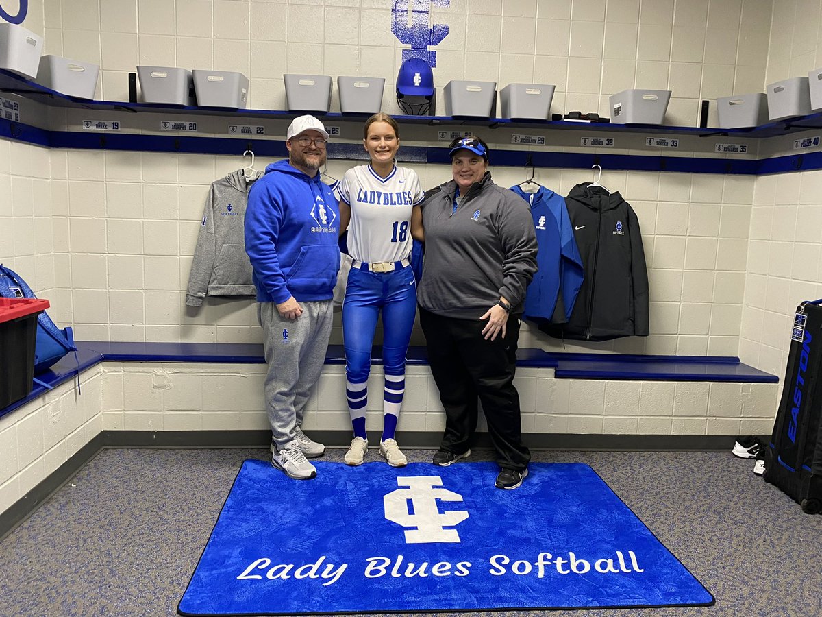 Ava Johnson tweet media