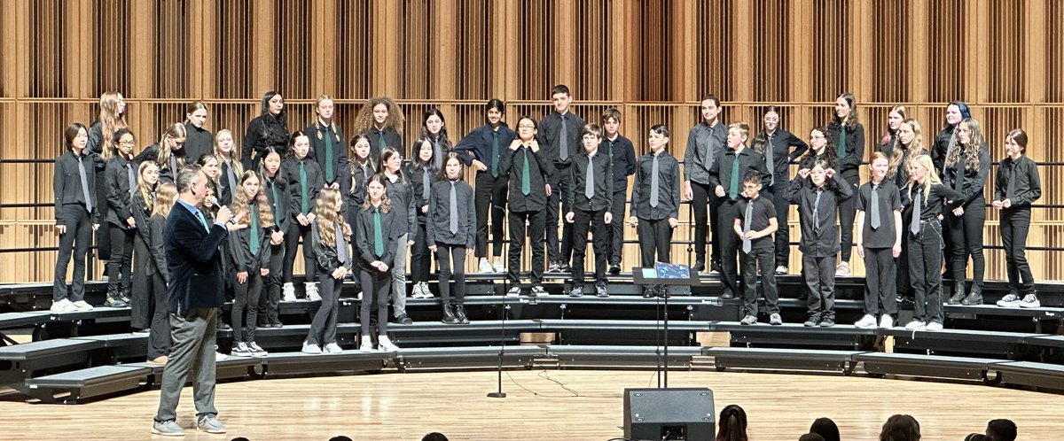WolfPrincipal's tweet photo. WHS Chorus Pathway concert! Beautiful voices by all future Falcons!
Thank you WHS for hosting and sharing your voices with our community. #onefalcononefamily
#TMSWolves🌲🐺🌲
#Kidsthesedays
@MatthewJWallace
@Northshore_SD https://t.co/6Iy9Zy4cEX