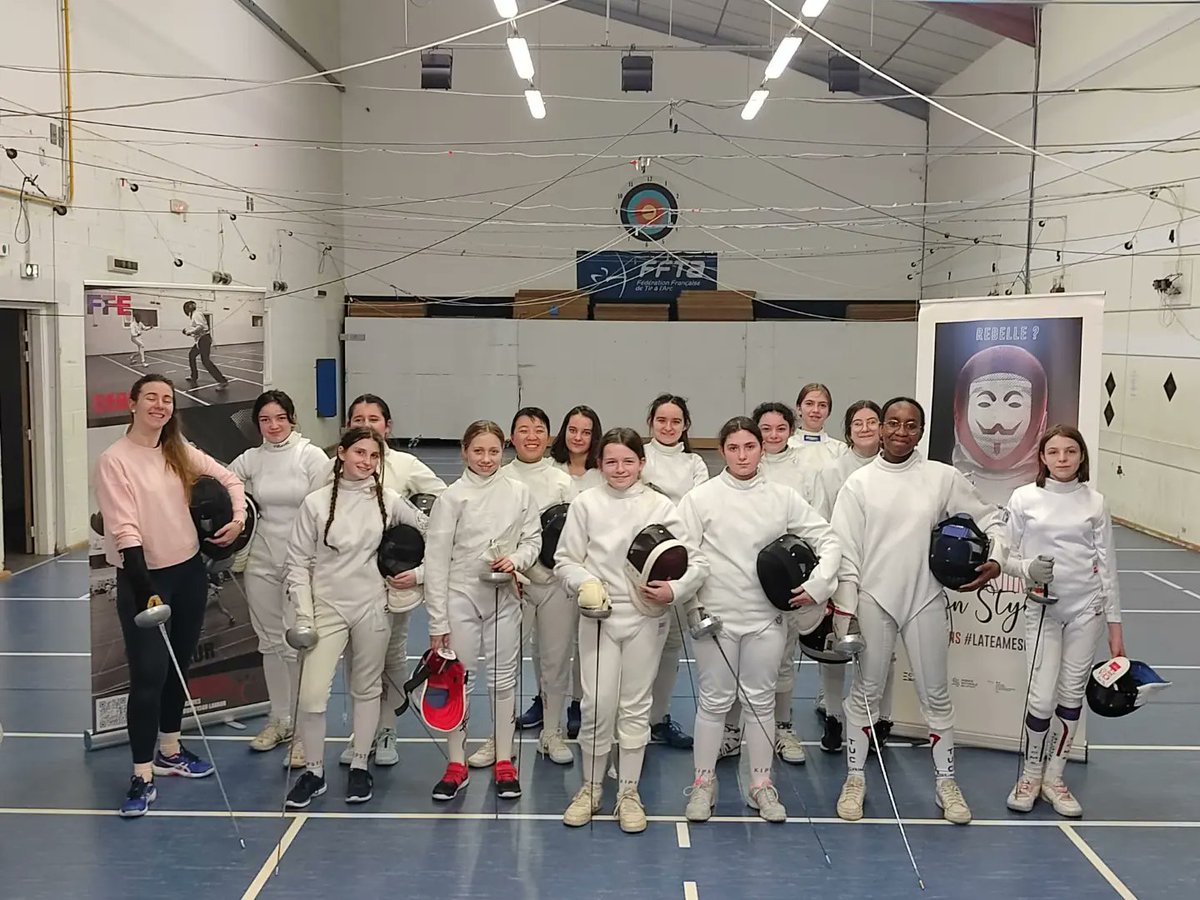 MascMz's tweet photo. 🟣 Merci mesdemoiselles d'avoir été au rdv pour ce 2ème stage Épée au feminin 🤺
Les échanges furent riches et les rencontres nombreuses, autant avec les autres qu'avec soi... sur la piste et en dehors 💕
📌 " Vous êtes la meilleure version de vous-même"
@ffescrime #sportfeminin https://t.co/7cv5pmAJqe