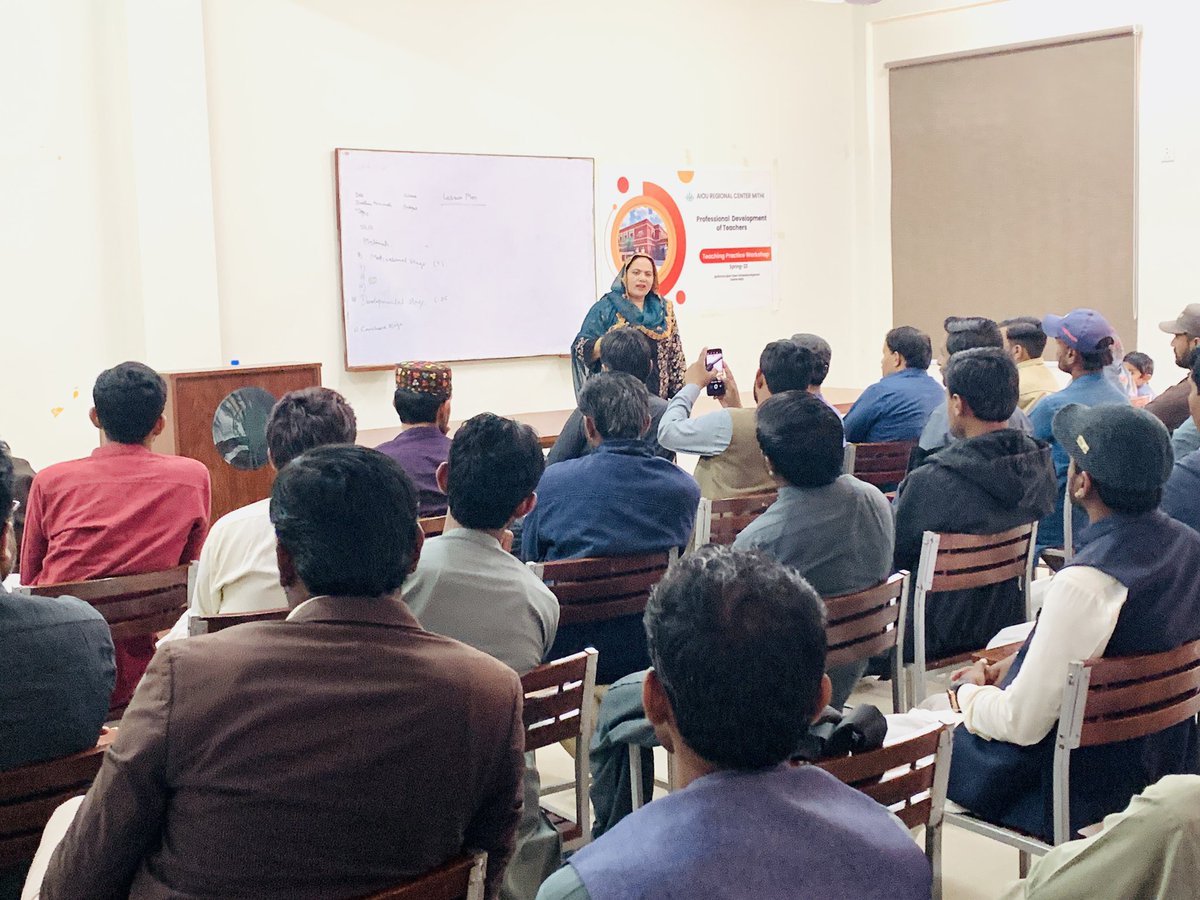 aiou_mithi's tweet photo. Face-to-face workshop at AIOU Rc Mithi 
@malik_tauqir 
@aiou_drs https://t.co/ePoVi1jNW5