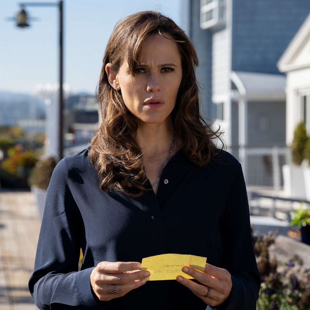 DiscussingFilm's tweet photo. Jennifer Garner is in talks to star in Ben Affleck’s next movie ‘ANIMALS’, alongside Matt Damon.

(Source: https://t.co/Kr70M53gUT) https://t.co/yEF3WCzwfa