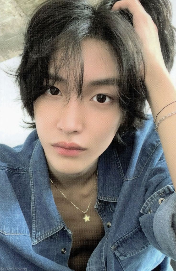 riizeuw's tweet photo. wonbin having the prettiest photocards in kpop — a thread *ੈ✩‧₊˚ https://t.co/M1UEGaZrpK
