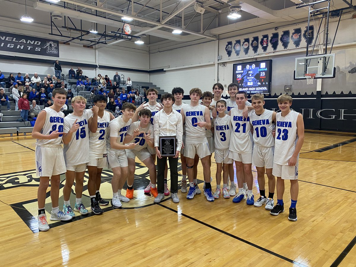 TheCoach306's tweet photo. We finished the season with a 46-36 victory over Minooka! Ended with a 20-9 record! So proud of this group. Feel blessed to be a part of this group and I felt they Showed Love in every thing they did! You all truly  represented SLA and thank you for all your hard work! SLA https://t.co/XccHi9cwb8