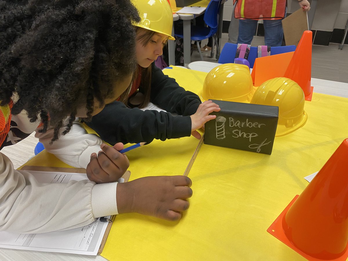 NDonaldsonEdu's tweet photo. It is an honor to work with AMAZING teachers like @IngridD1211 at  @I_T_Holleman! #TeamHES #WISDgreatness https://t.co/LWUxvorTAE