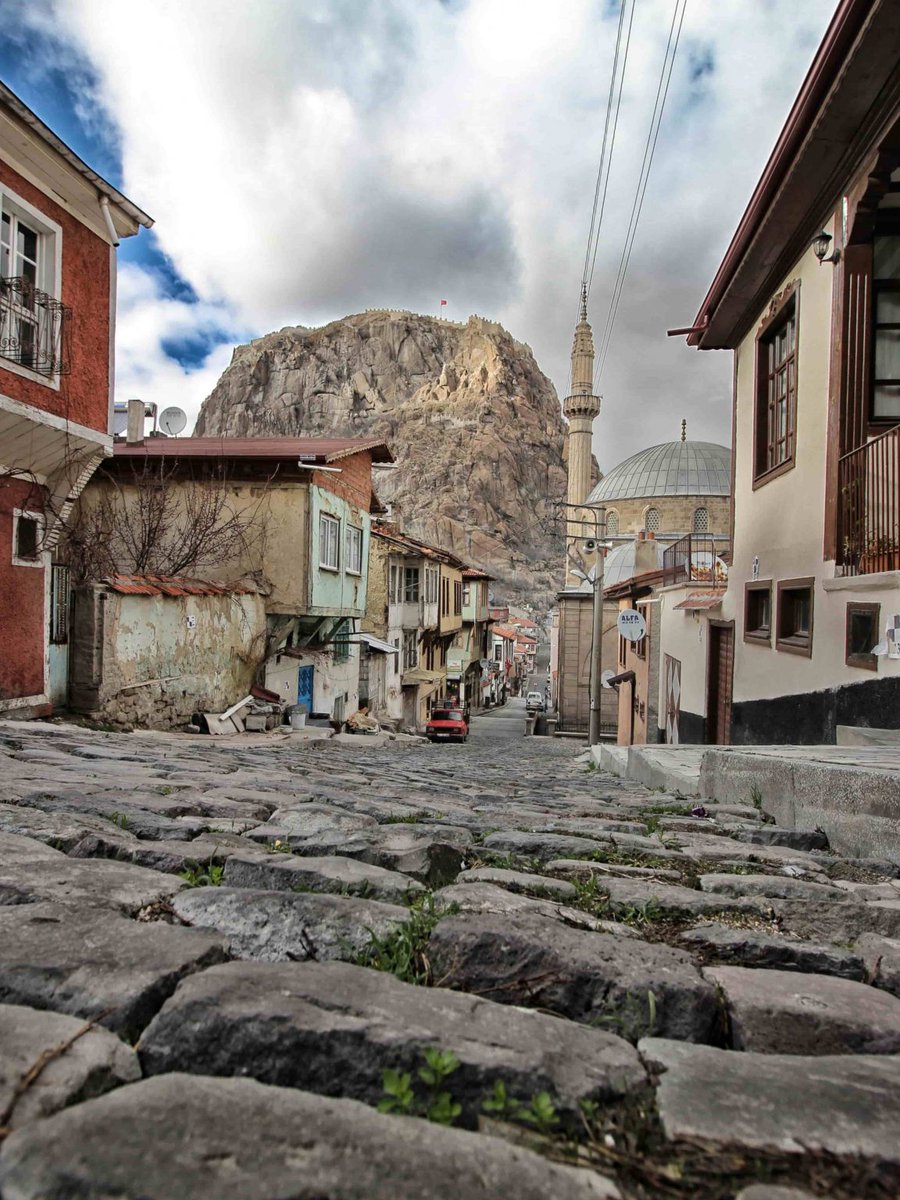 “Fırtınanın gücü ne olursa olsun, eğer Allah’ın safındaysan, her an seni bekleyen bir gökkuşağı mutlaka vardır.
Kim Allah'a güvenip dayanırsa, Allah ona yeter.”

(Talak Suresi - 3. Ayet)

Cumamız hayırlara vesile olsun …