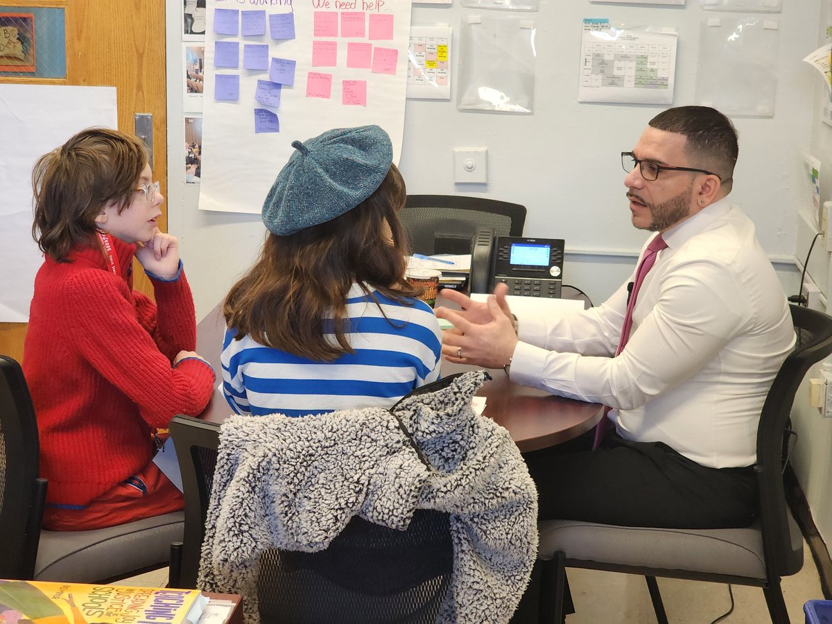 GrilesOmar's tweet photo. Equity School Visits interview Project successfully highlighted the District equity vision from Superintendent Alvarez and captured best practices from PS 94/PS516. Thank you Principals Gonzalez, Figueroa, Knudson and &amp; Teams.  Shout-out Harbor News Team! #District15 #DEI https://t.co/NhZrdKy46h