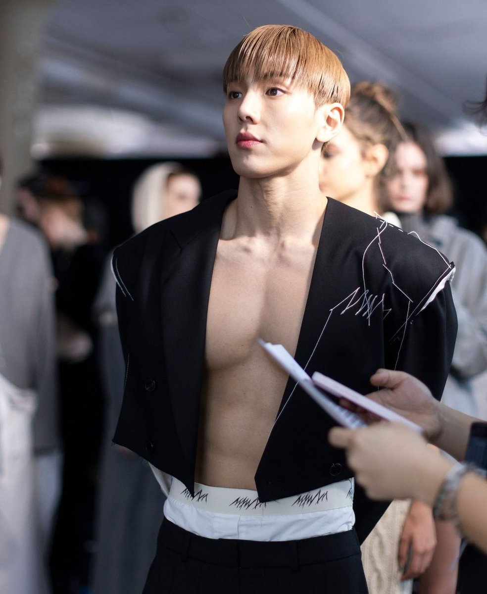 nunugomy's tweet photo. — a thread of some of the most beautiful shownu photos @ NYFW captured by photographer_ej on instagram 📸

#SHOWNUxNYFW #Shownu_NY_FashionWeek #셔누 #SHOWNU https://t.co/QiLXODAhfG