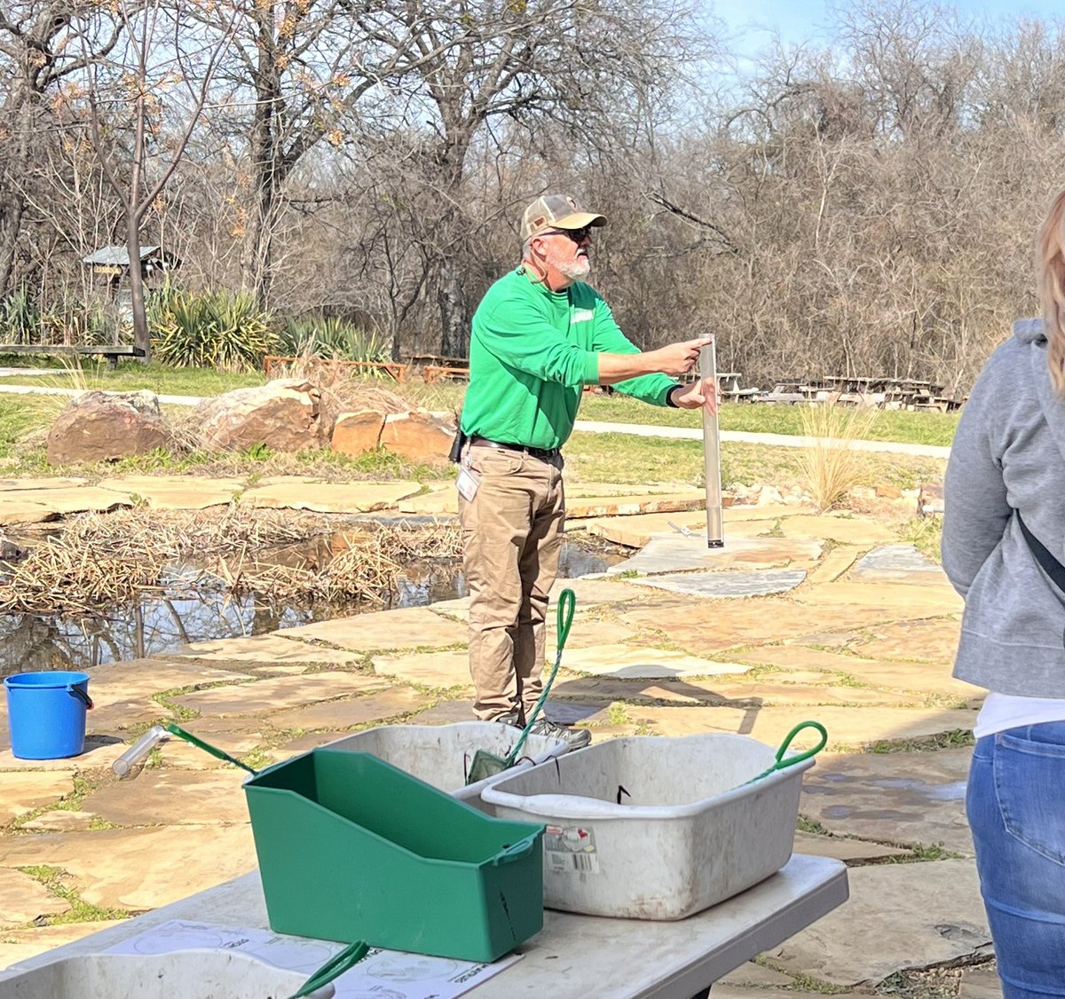 WonderWagonLISD's tweet image. A perfect day at Lewisville Outdoor Learning  Area (LISDOLA) as these 1st graders from @IndependenceES enjoy some time with nature and explore the pond! So many cool discoveries today! @Carver_JG #LISDOLA #Nature #LISDscience