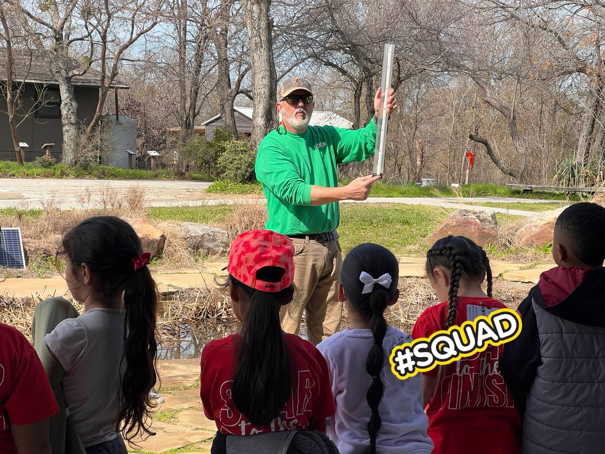 WonderWagonLISD's tweet image. A perfect day at Lewisville Outdoor Learning  Area (LISDOLA) as these 1st graders from @IndependenceES enjoy some time with nature and explore the pond! So many cool discoveries today! @Carver_JG #LISDOLA #Nature #LISDscience