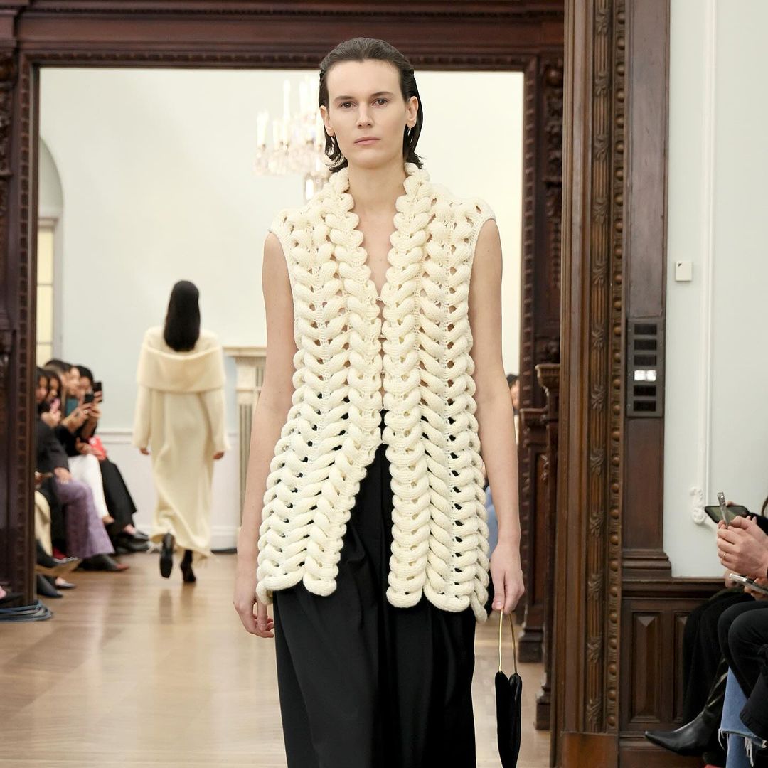 NYFW (@nyfw) on Twitter photo For #Bevza FW24, the symbolic focus was grain 🌾 The Ukrainian designer was inspired by the main export of her home country, weaving the theme into the collection's square-cut apron dresses & old-school styling #NYFW For #Bevza FW24, the symbolic focus was grain 🌾 The Ukrainian designer was inspired by the main export of her home country, weaving the theme into the collection's square-cut apron dresses & old-school styling #NYFW