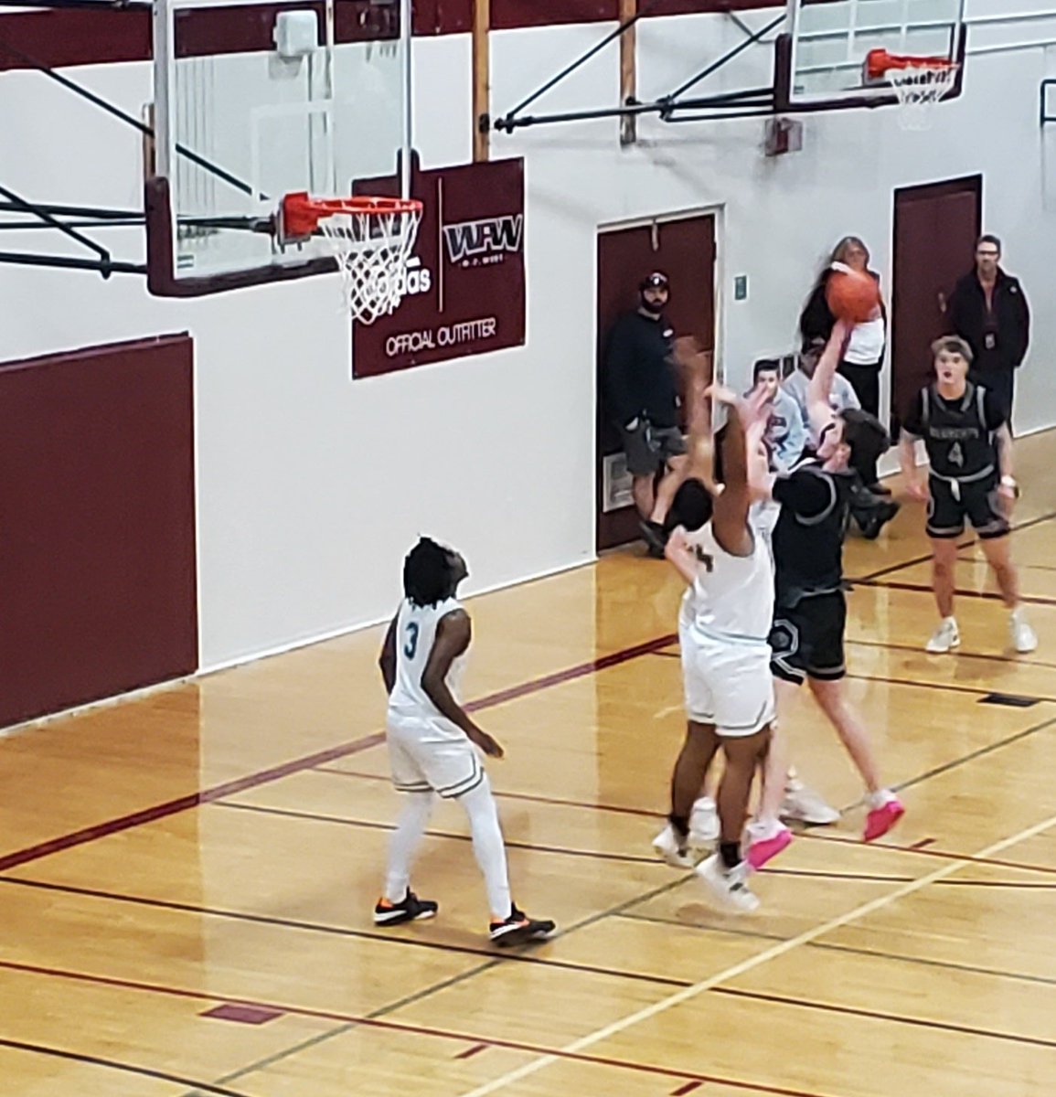 YourESN's tweet photo. Our @thorbeckes MVP of the Game @PEiswald of @WFWBasketball in their 58-51 win over Tumwater to make it to State https://t.co/NTwqDi9gbT