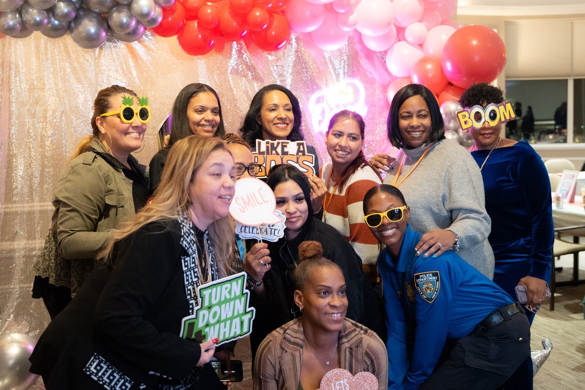 NYPD1stDep's tweet photo. Women all over Staten Island are coming to be apart of the empowering "Yes Queen" event!

This is an incredible gathering of influential women, sharing stories, insights, and supporting one another.

Together, we're building a community that uplifts and celebrates every QUEEN! https://t.co/1dp7WbqoTA