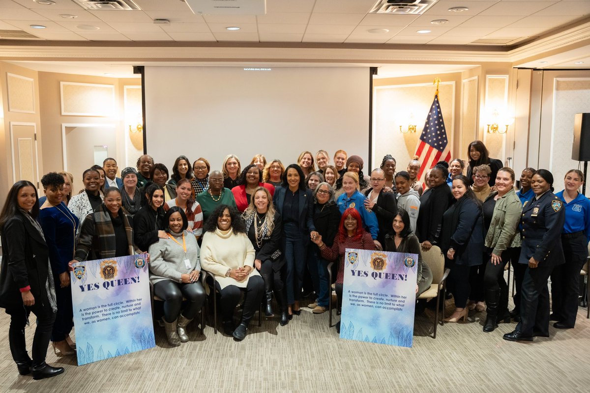 NYPD1stDep's tweet photo. Women all over Staten Island are coming to be apart of the empowering "Yes Queen" event!

This is an incredible gathering of influential women, sharing stories, insights, and supporting one another.

Together, we're building a community that uplifts and celebrates every QUEEN! https://t.co/1dp7WbqoTA