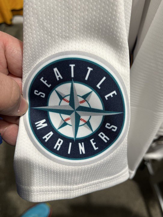 gabe_deleon's tweet photo. Replica jersey patches. 

2023 v 2024 

Still $175 

Just do better, @mlb 

Even if the players like it, this is just doing business in poor faith with your consumers https://t.co/VLbtKjj8H9