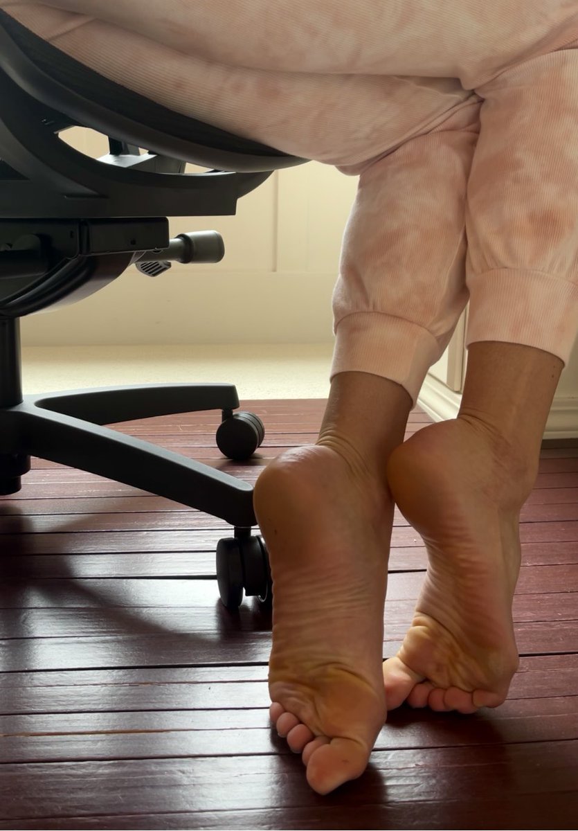 FantasyFeetGal's tweet photo. @FeetFinder https://t.co/XR3GnQngN1