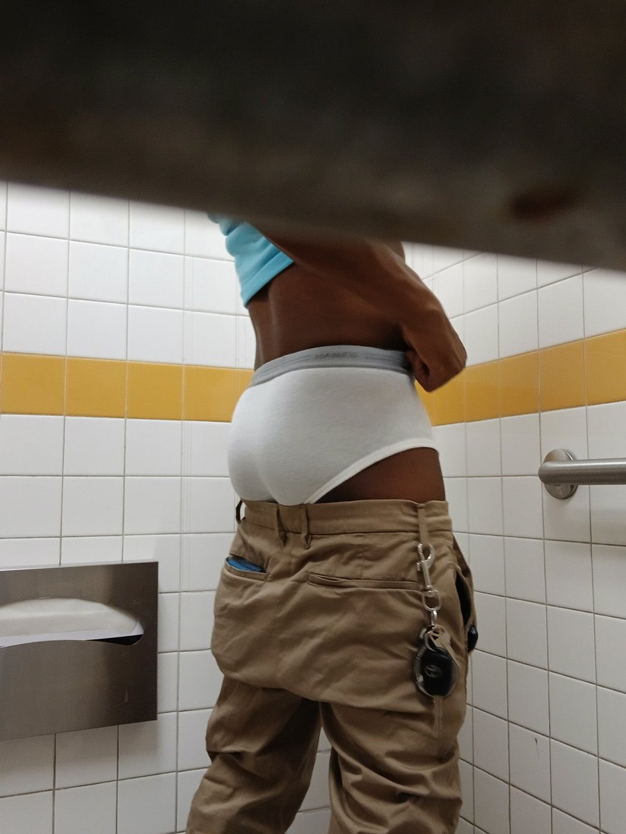 MayorCanadaZ's tweet photo. It's thrusday, but this booty is giving Friday https://t.co/OZzHCdwEwy