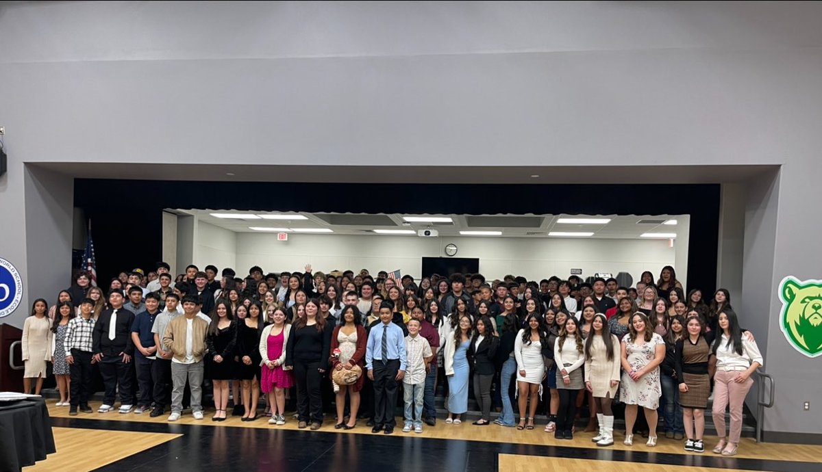 Guerrerotweets's tweet image. What an amazing event! This evening we had our IB community showcase! Our 8th graders did an amazing job presenting to the community members the learning from their project! Each and every one of them took action in their community. We are so proud of them! #riseup #IBMYP