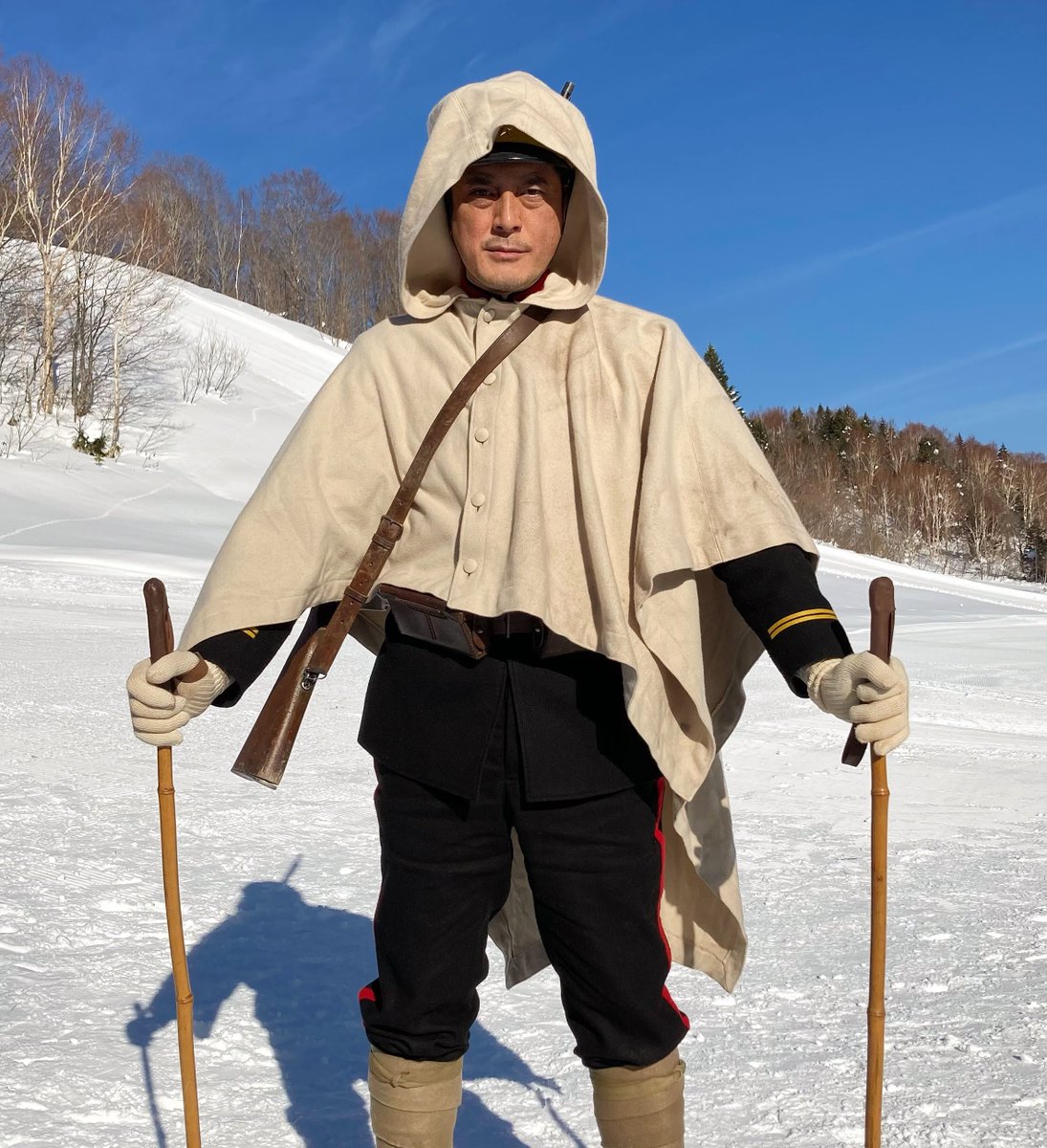 ゴールデンカムイ　明治陸軍　濃紺　ウール製軍帽➕ウール製ハーフコート➕白Yシャツ 出演映画】 『ゴールデンカムイ』札幌・東京・大阪の3劇場にて2月23日