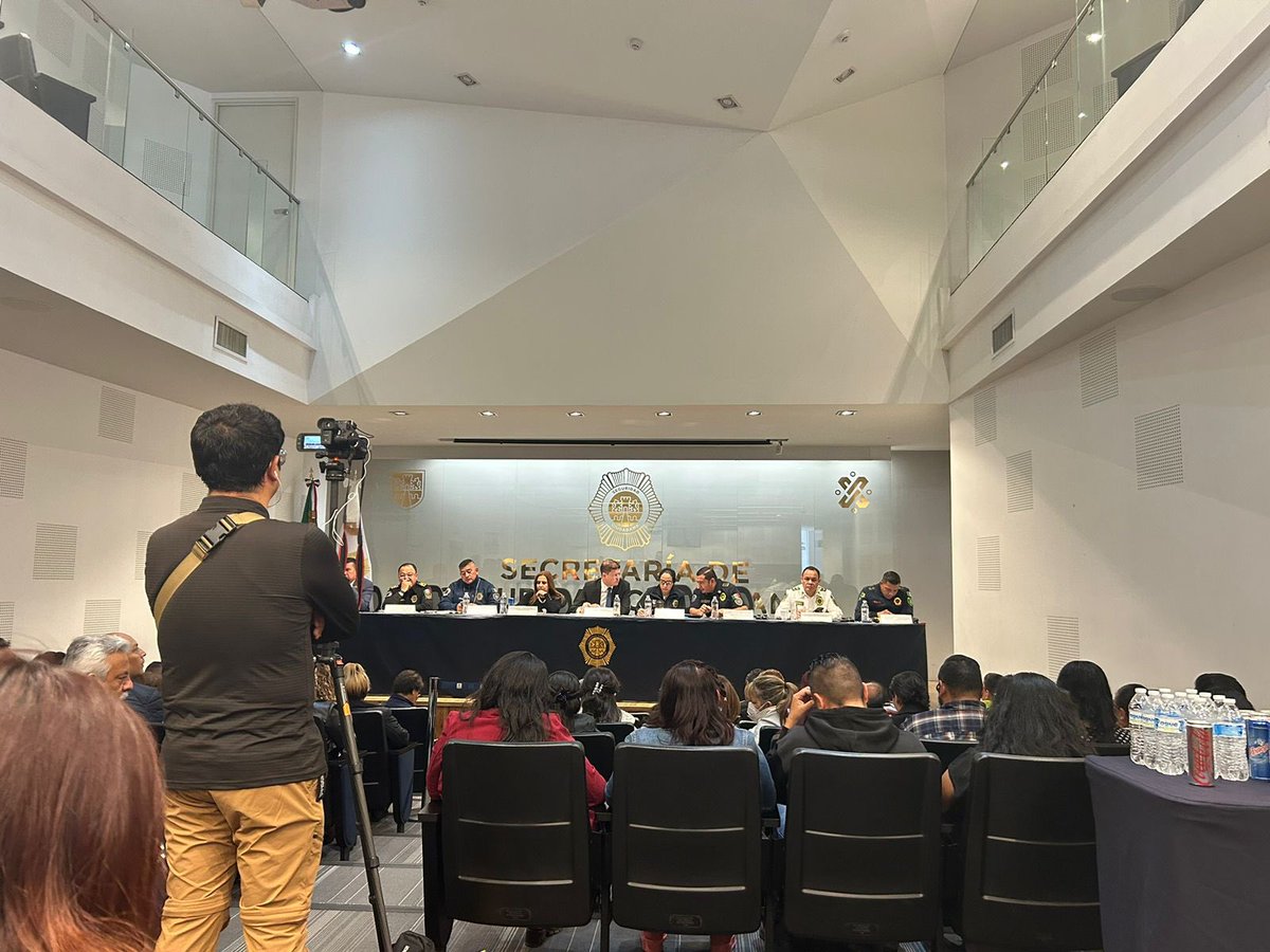 Productiva reunión tuvimos el día de hoy integrantes del OSC de las alcaldías Alvaro Obregon, Azcapotzalco y Cuajimalpa, con el secretario de <a href="/SSC_CDMX/">SSC CDMX</a> <a href="/PabloVazC/">Pablo Vázquez Camacho</a> y los subsecretari@s de esta dependencia, atendiendo y resolviendo solicitudes de los vecinos. Muchas gracias!!