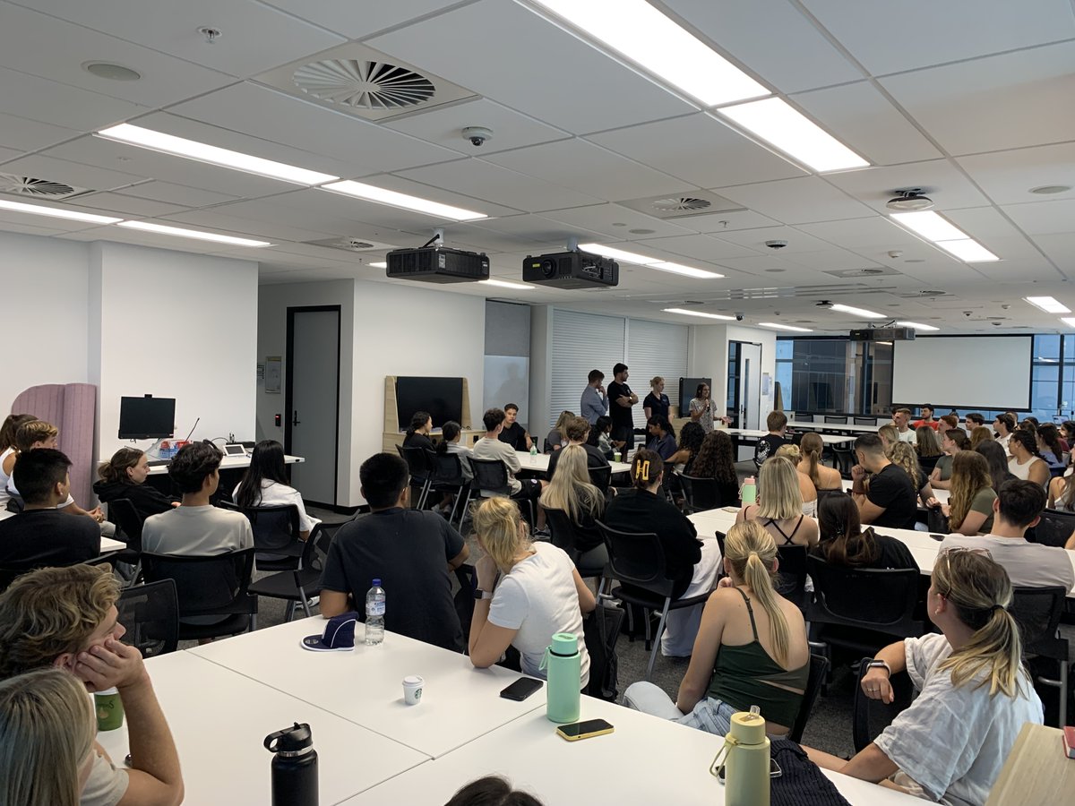 Today at the grand finale of @UTSHealth O-Week, we welcomed our @utsgsh Masters of Physio program, Class of 2024! 🎉 It's an absolute thrill to witness the beginning of this journey & to anticipate the incredible growth & development that will unfold over the next 2yrs.