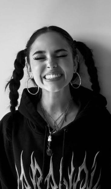 MAGGIEGALLERY's tweet photo. I could die for you 💗 https://t.co/RrFnAH7bIm
