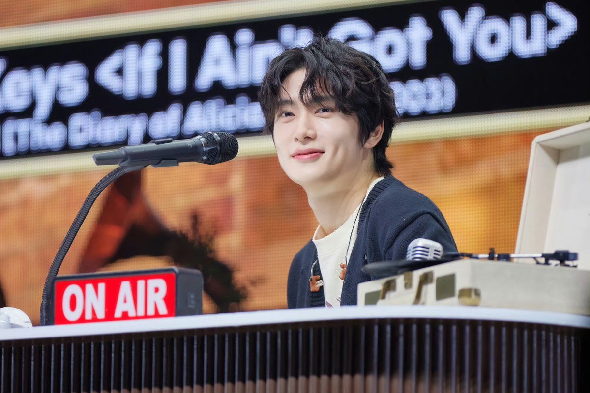 hourly jaehyun tweet media