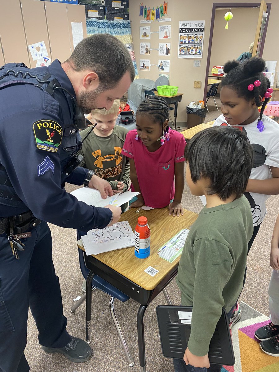 Wilder_GFPS's tweet photo. Today we celebrated Officer Kaiser for School Resource Officer Day! We appreciate all the work you do to help keep Wilder safe! https://t.co/fNSP8H3wsx