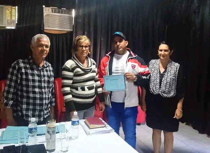 NormaLlerenaPr1's tweet photo. #DecMatanzas efectúa su balance anual y reconoce a sus trabajadores más destacados durante el año 2023, motivados a hacer del 2024 un mejor año #MatancerosEnVictoria @SuselyMorfaG @mariofsabines @CaridadPoey @GeobelQ @PabloSanram @LuisAlbertRodr @Yosveny1 @anisleyfuentes1 https://t.co/vottaHilif