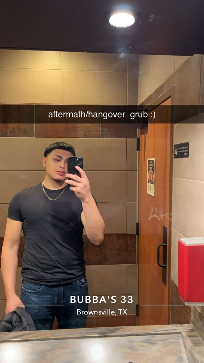 thtslayerrmatt's tweet photo. nights like this and gym seshes after:) https://t.co/Z9Fj93JToi