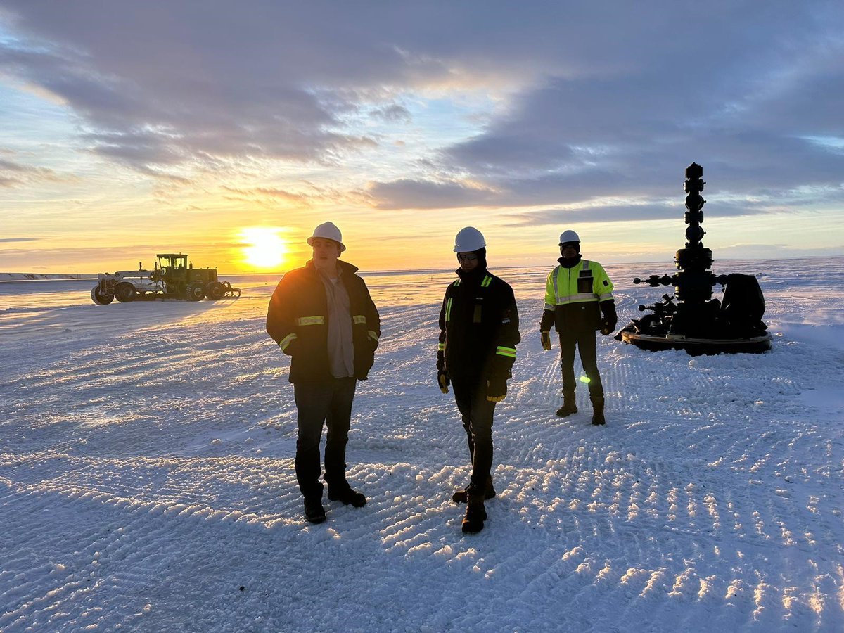 88EnergyLtd's tweet photo. Our operations team has arrived on site and inspected the cased and suspended Hickory-1 well head. The rig has mobilised to site with assembly underway in advance of the upcoming flow test set to commence shortly.

$88E #EEENF #OilandGas #Energy #Exploration #ASX https://t.co/jiDVAO8mNQ