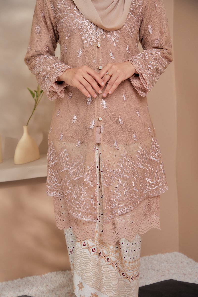 byhisdaisy's tweet photo. Close up Kebaya Tiara our Prime Label Collection 😍❤️

For Fairies information Kebaya Tiara ni datang dalam 2 layer tau inner and outer  which is premium lace kita, sangat lurve kan! So Fairies yang lain tunggu apa lagi grab yours now https://t.co/NVKhRjIMji
