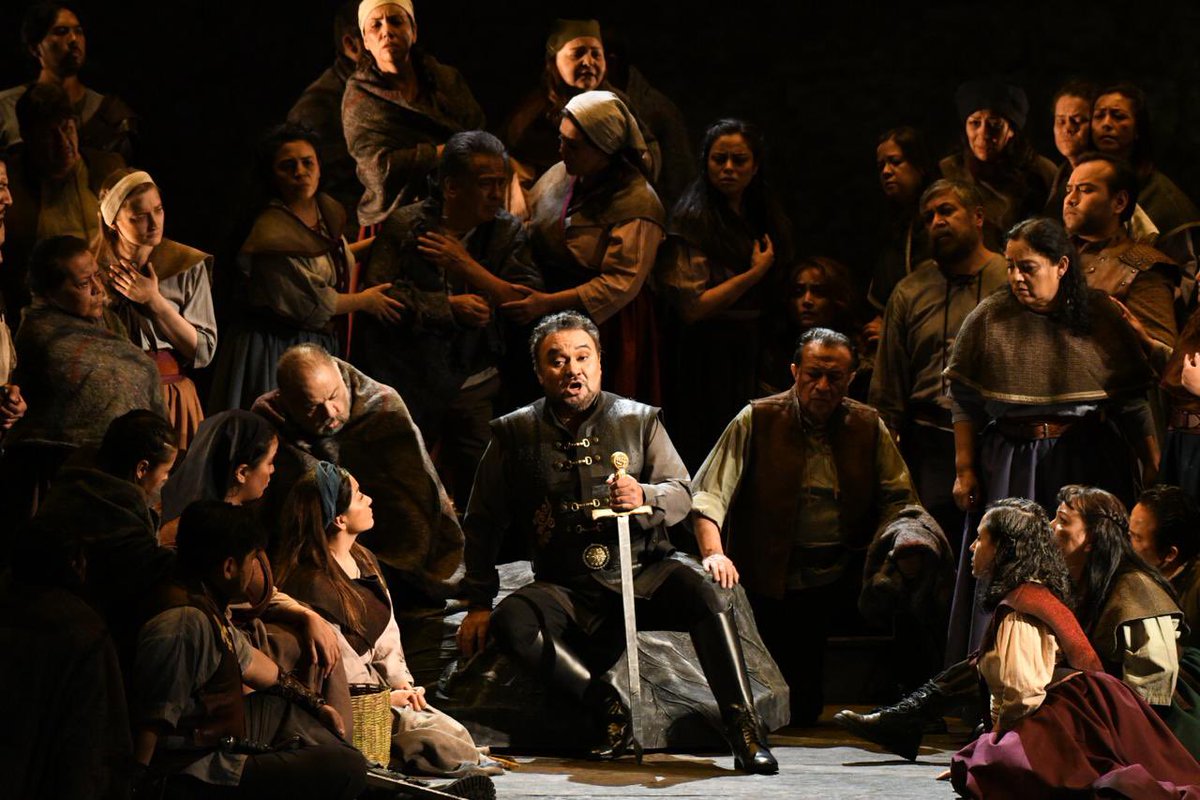 bellasartesinba's tweet photo. Esta noche, el público que se dio cita en la  Sala Principal del @PalacioOficial despidió con una gran ovación a la soprano Karen Gardeazabal y al tenor Ramón Vargas, en la última función, que ofreció @OperaINBAL con la ópera "Giovanna d’Arco", de Giuseppe Verdi, en la que participaron el @ctba_inbal y la #OTBA, bajo la dirección coral de Rodrigo Cadet y concertadora de Felix Krieger. #OrgulloInbal