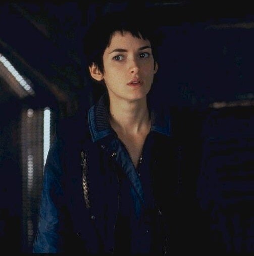 エイリアン4のコール（ウィノナ・ライダー）が撃たれて主要キャラ