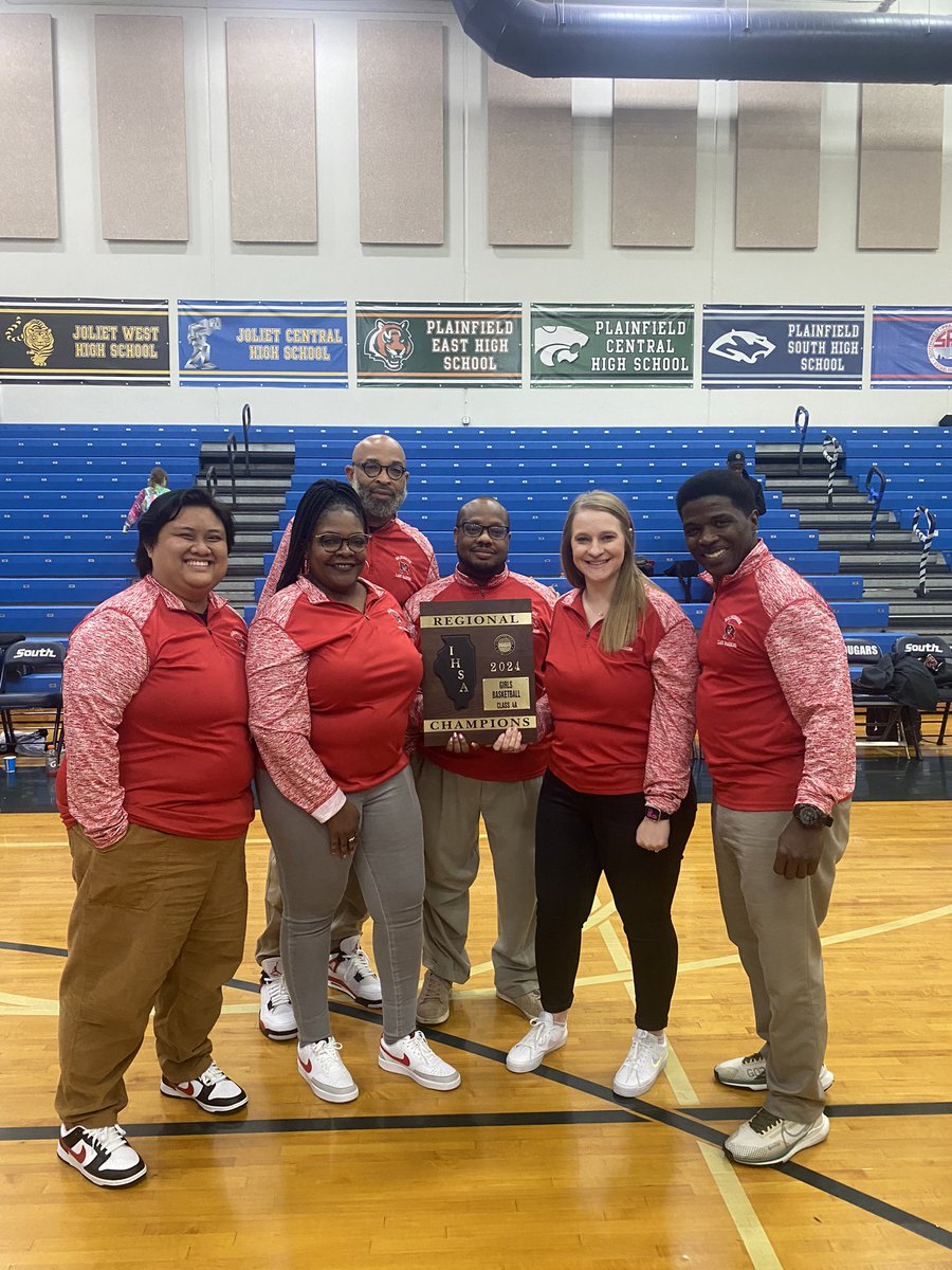 Congrats to my Bolingbrook Lady Raiders for winning their 10th straight regional championship!! The journey isn’t over! #RAIDERPRIDE #BHS #THEBROOK
<a href="/angie_baller32/">Angelina Smith</a> <a href="/yahaira_bueno/">Yahaira Bueno</a> <a href="/Persais18/">Persais Williams</a> <a href="/Trinityjones014/">Trinity Jones</a> <a href="/Jasmine_J34/">Jasmine Jones</a> <a href="/ciyah_baller/">Ciyah Thomas</a> <a href="/itz_jonniyah/">Jon’Niyah Akins</a> <a href="/BHSRaiders/">BHS Athletics</a>