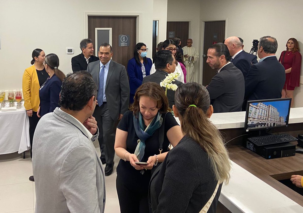 CoparmexPuebla's tweet photo. Felicitamos a nuestro #SocioCOPARMEX @christusmx y al presidente de nuestra Comisión de Salud @josearturouga por la reciente inauguración del tercer piso del Hospital Betania Christus Muguerza

Con una inversión de más de $35 mdp, este nuevo espacio ofrece 9 habitaciones de primer nivel equipadas con la última tecnología para brindar atención de calidad a los pacientes. 

¡Enhorabuena! 🏥🎉