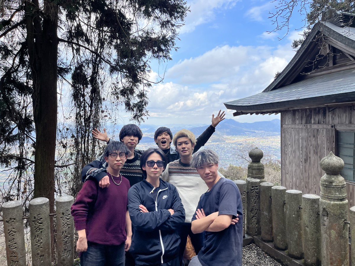 aocho_gakusai's tweet photo. 関西大学に合格された方々！おめでとうございます！
これから不安なことや分からないことがたくさん出てくると思うのですが、なんでも聞いてください！
いいねでDM飛んでいきます🧚
#春から関大 #商学部 https://t.co/ZgBmtHNWWT